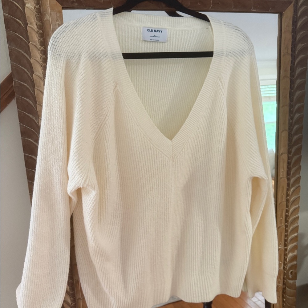 Everyday Cream V-Neck Sweater Soft Knit